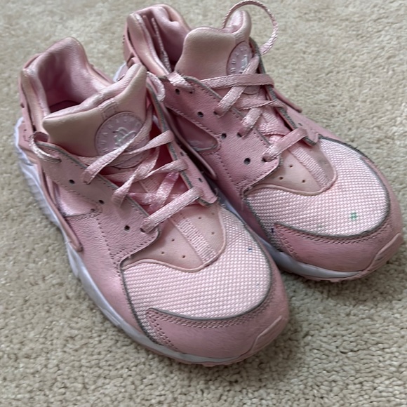 Nike Harache kids sneakers EUC wore few times like new size 2Y - Picture 3 of 7